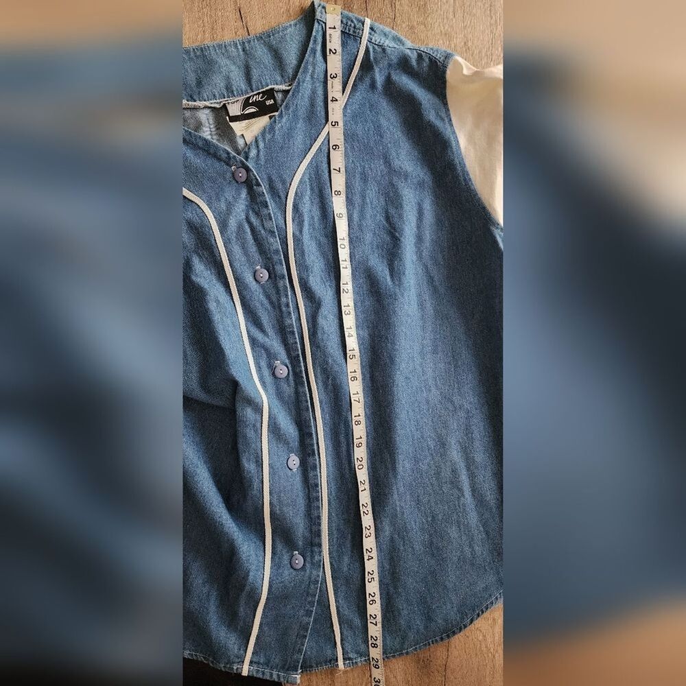 "Vintage 1992 Warner Bros Looney Tunes Rare Tweety Bird Denim Shirt  Made in USA - Picture 7 of 7